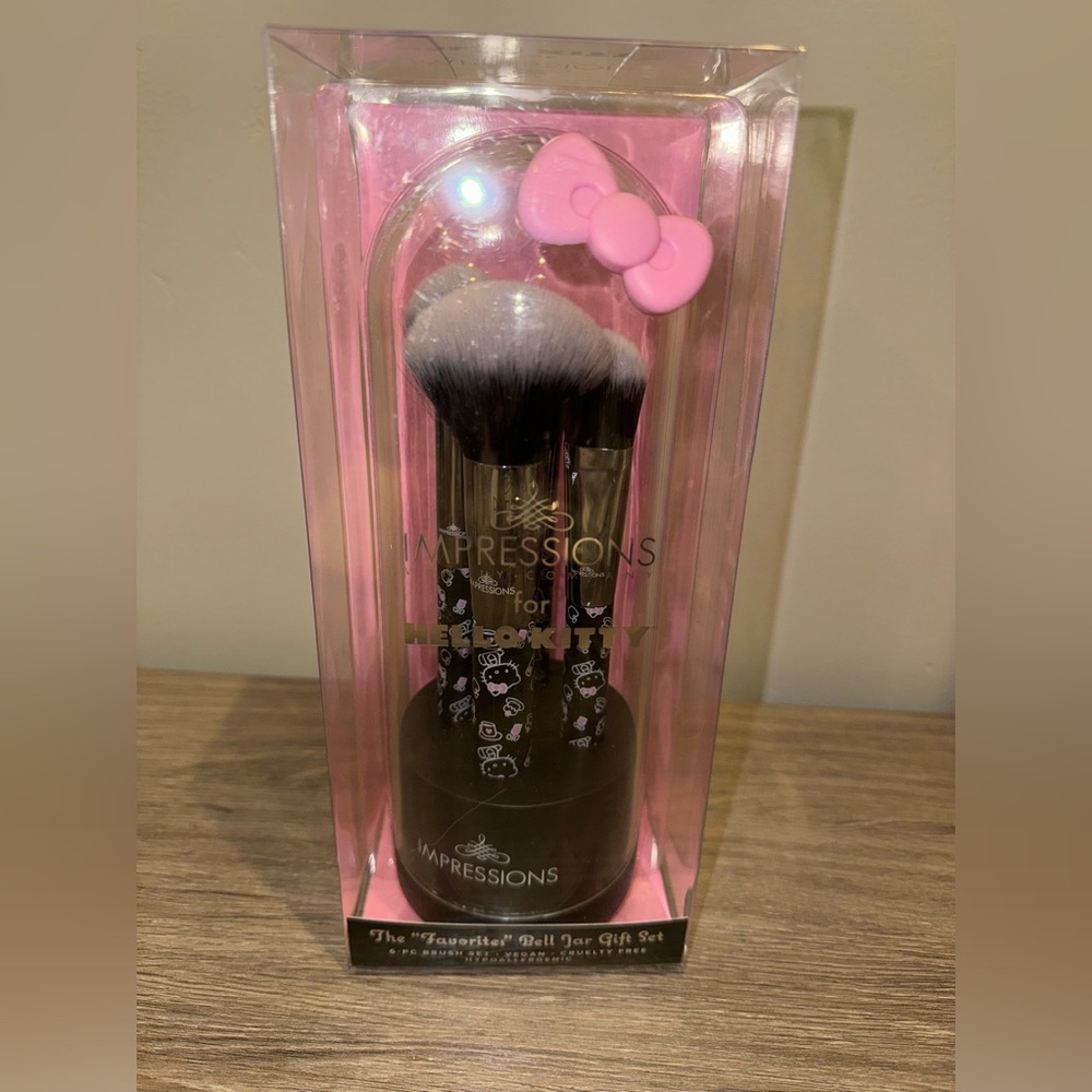 Hello Kitty x Impressions Vanity Makeup Brush Set